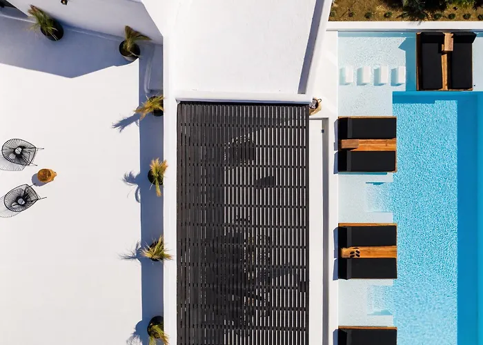 Villa Psarou Black *