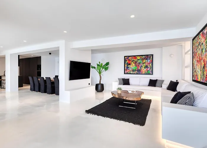 Psarou Black Villa *