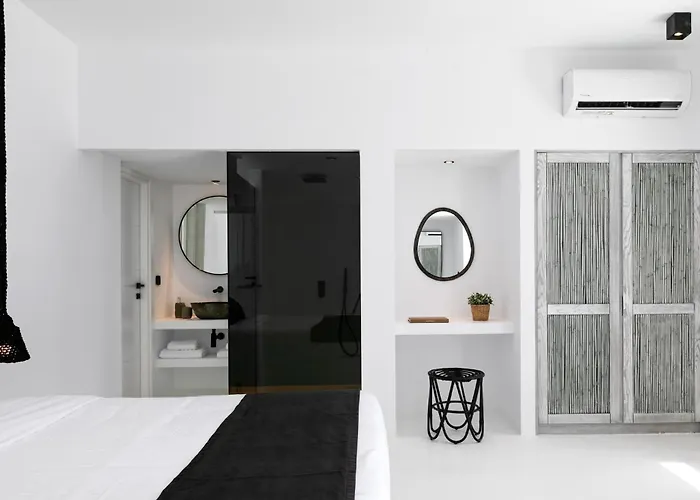 Psarou Black Πλατύς Γιαλός