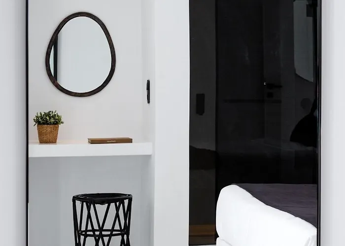 Psarou Black * Πλατύς Γιαλός