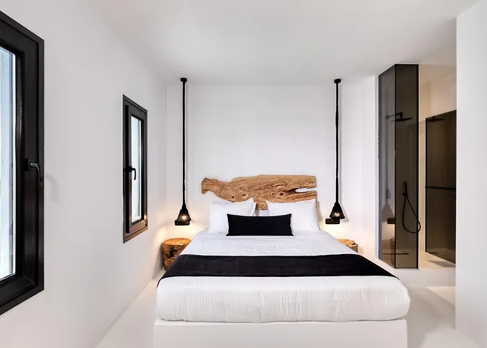 Psarou Black Πλατύς Γιαλός